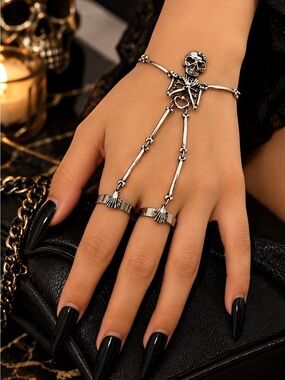 Silver Skull Hand Chain Bracelet with Double Rings